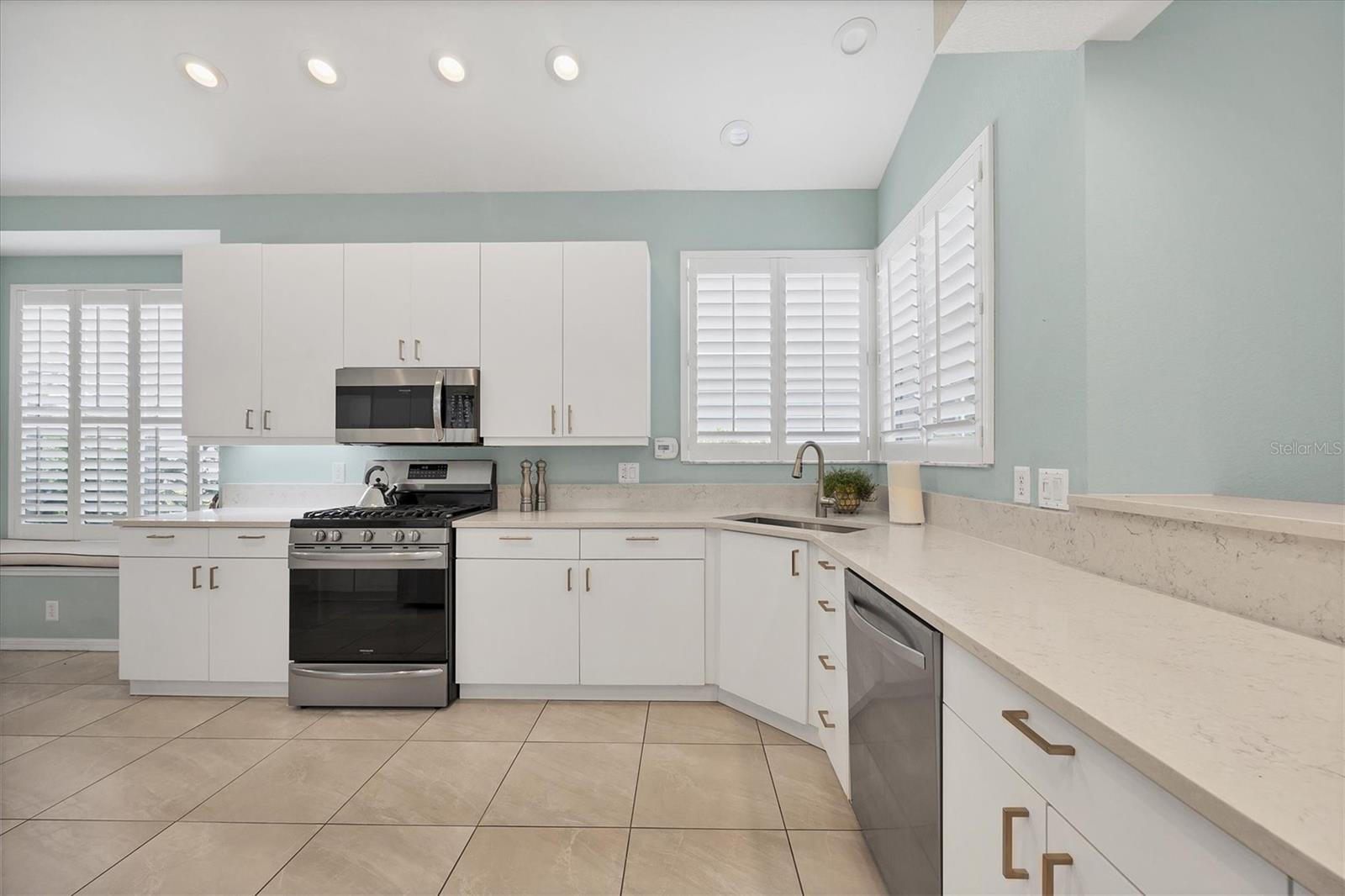 7916 HAMPTON CT — photo 12