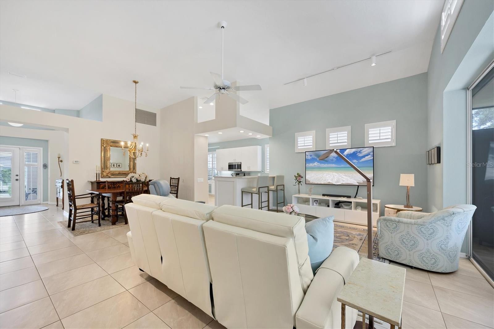 7916 HAMPTON CT — photo 8