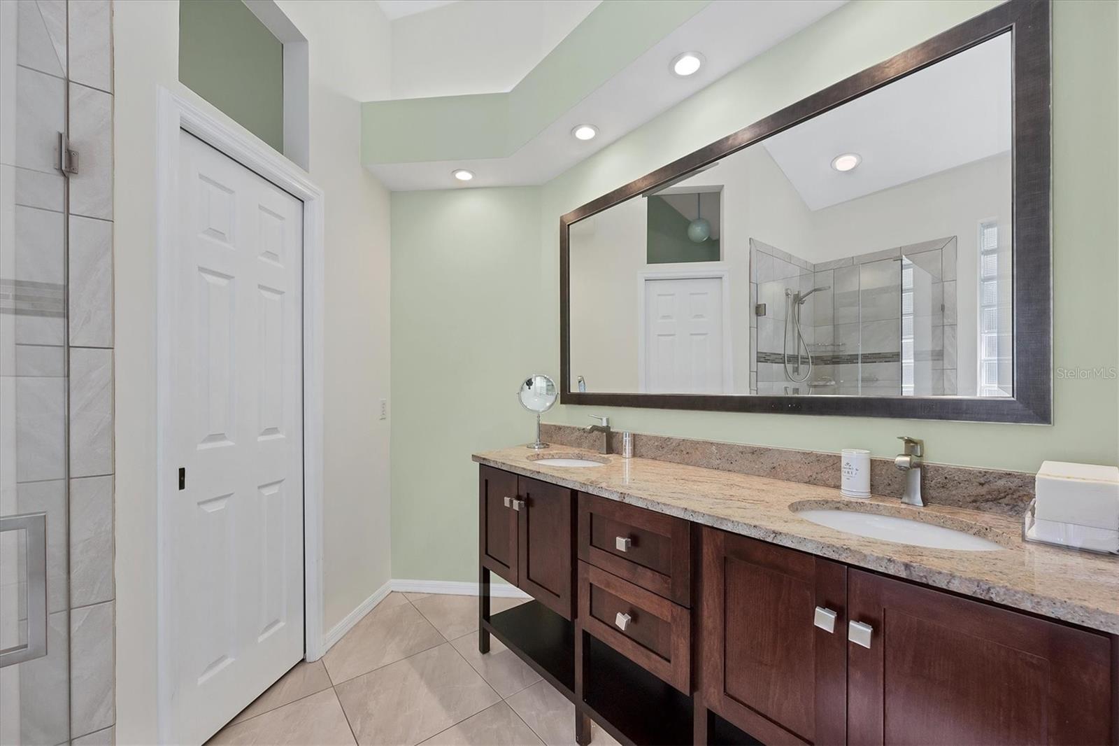 7916 HAMPTON CT — photo 23