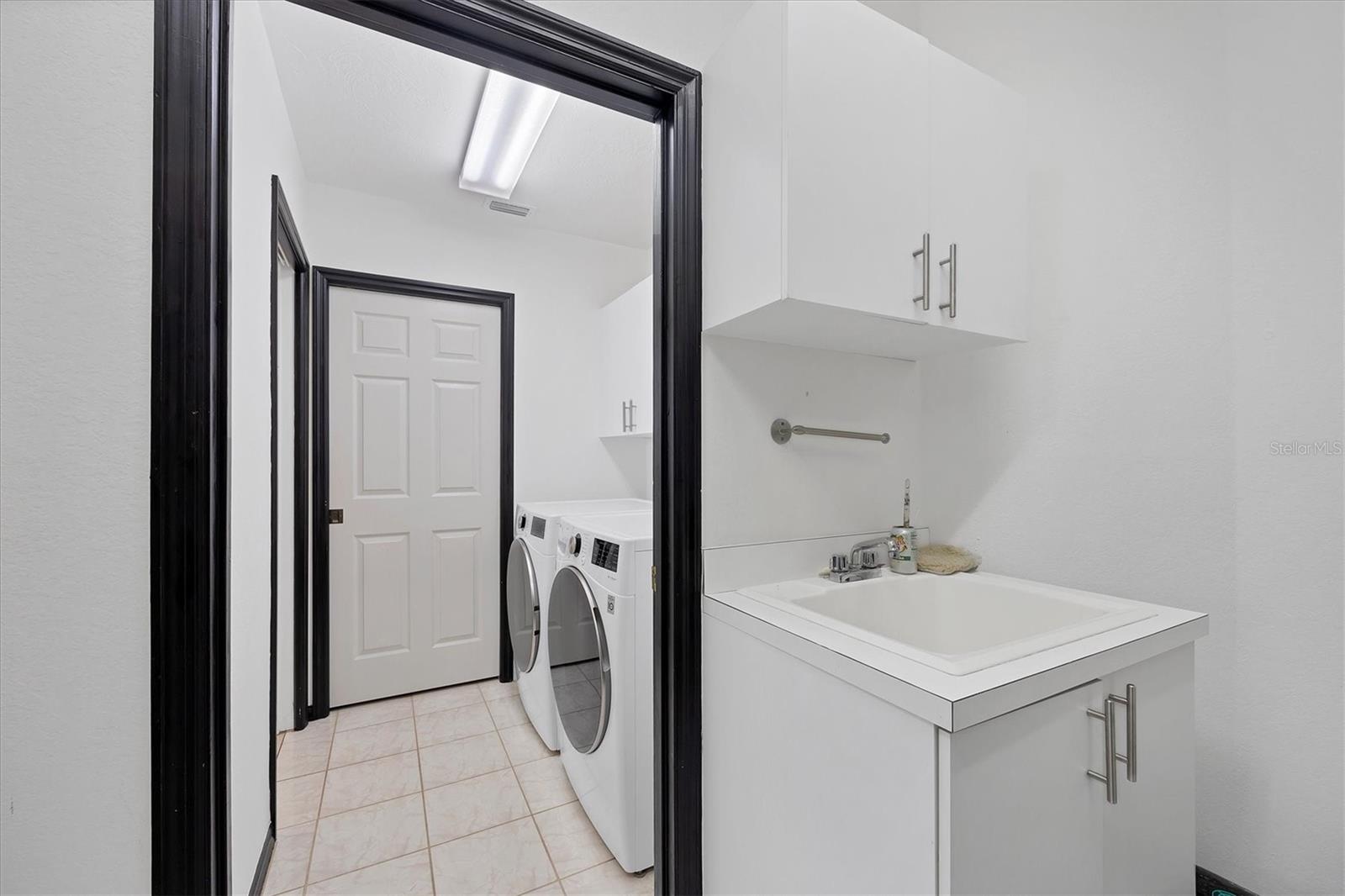 7916 HAMPTON CT — photo 30