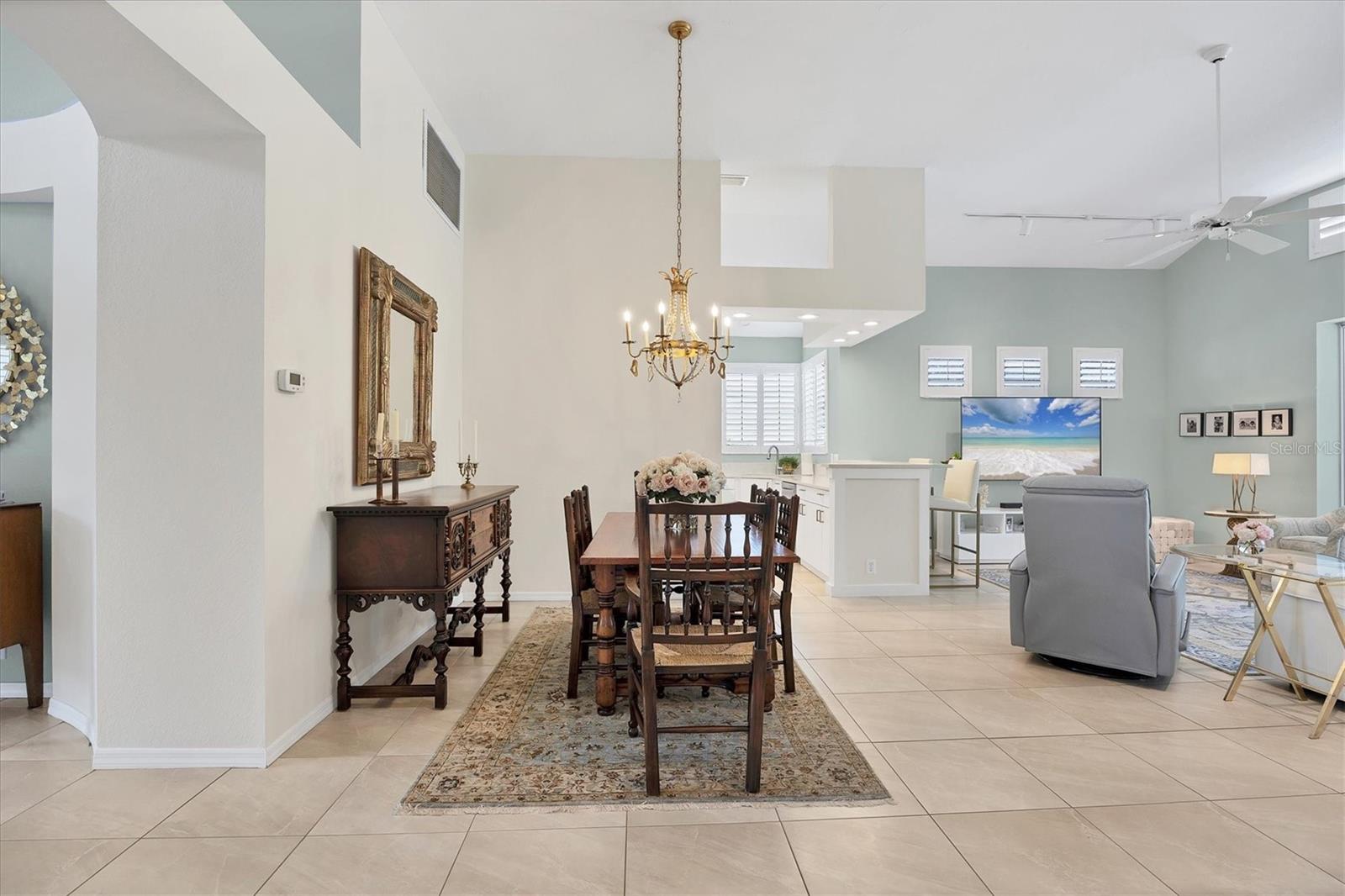 7916 HAMPTON CT — photo 17