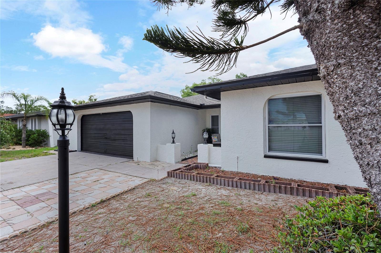 10951 PEPPERTREE LN — photo 9