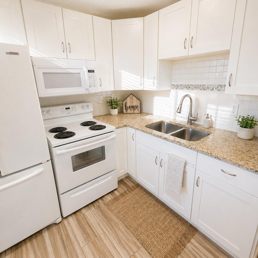 2501 HARN BLVD #H27 — photo 3