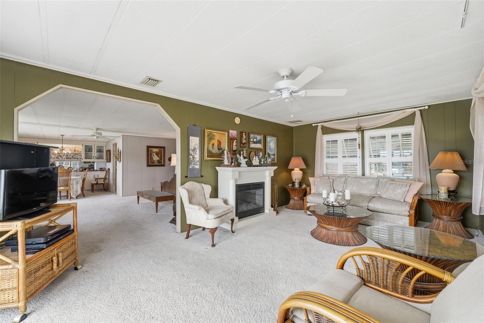 520 IMPERIAL DR — photo 15