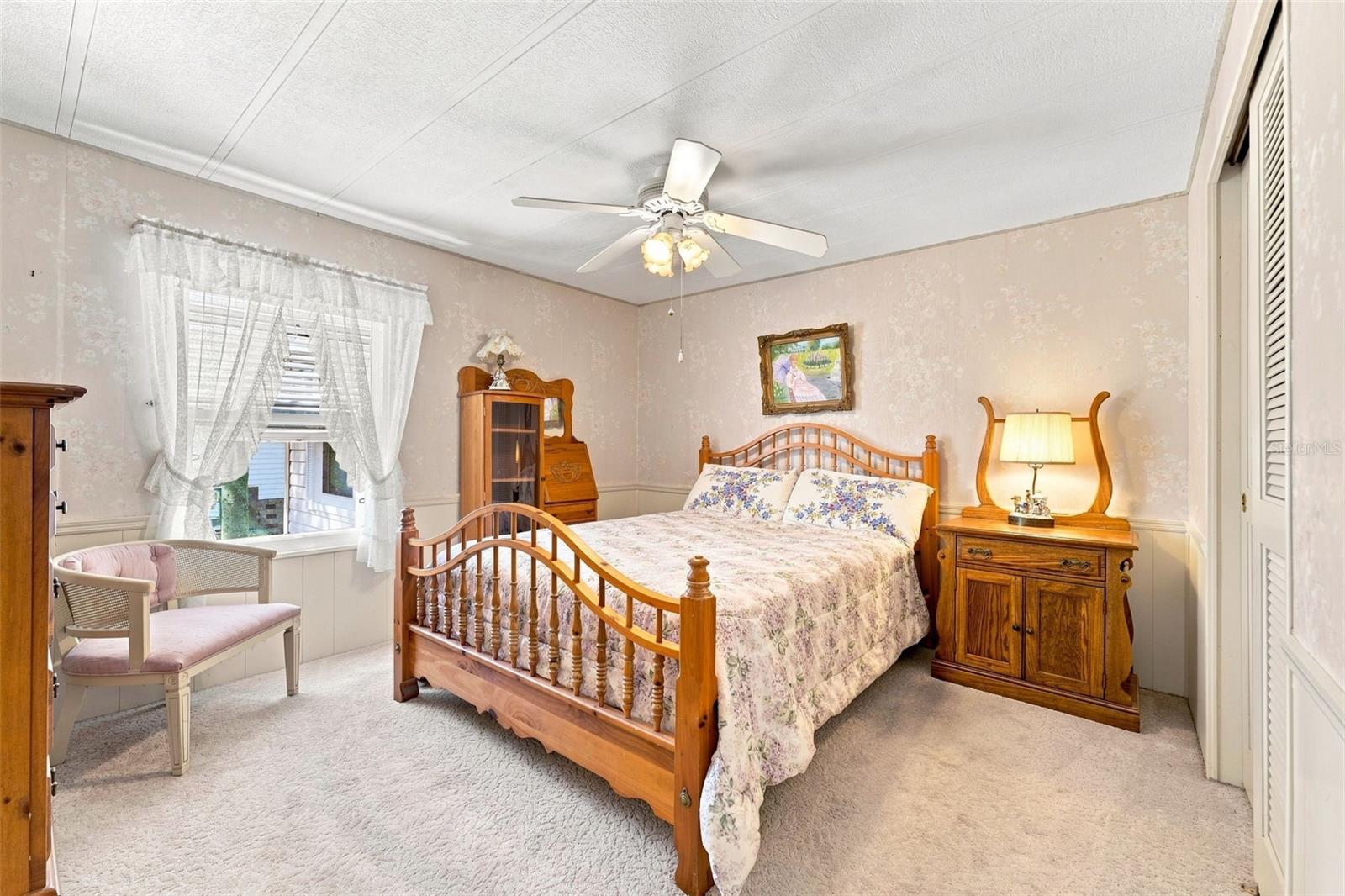 520 IMPERIAL DR — photo 23