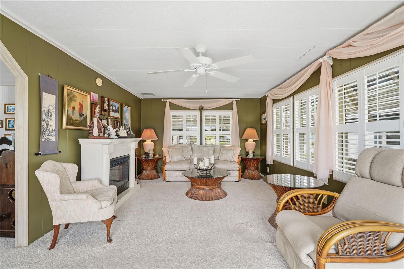 520 IMPERIAL DR — photo 16