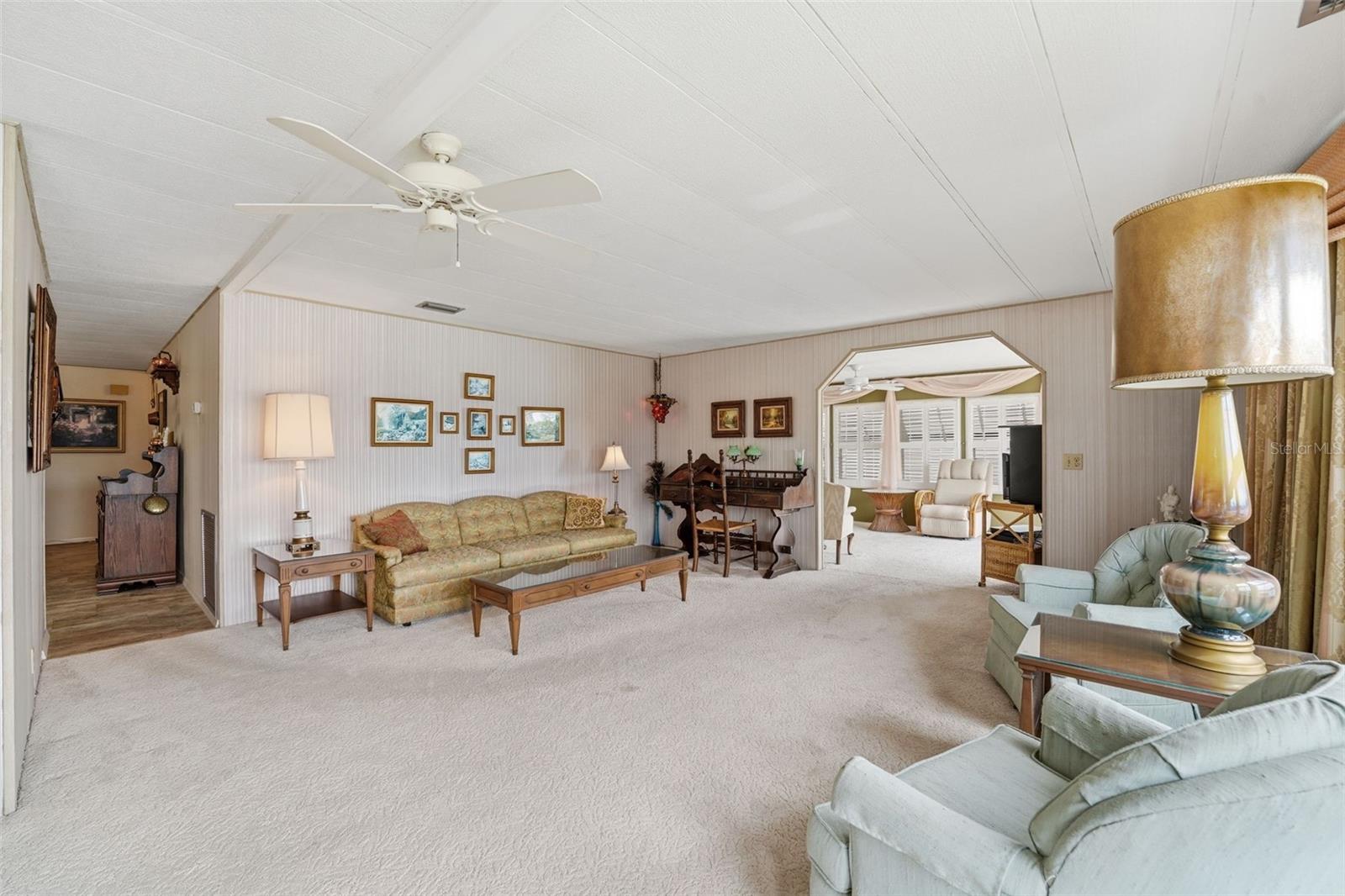520 IMPERIAL DR — photo 13
