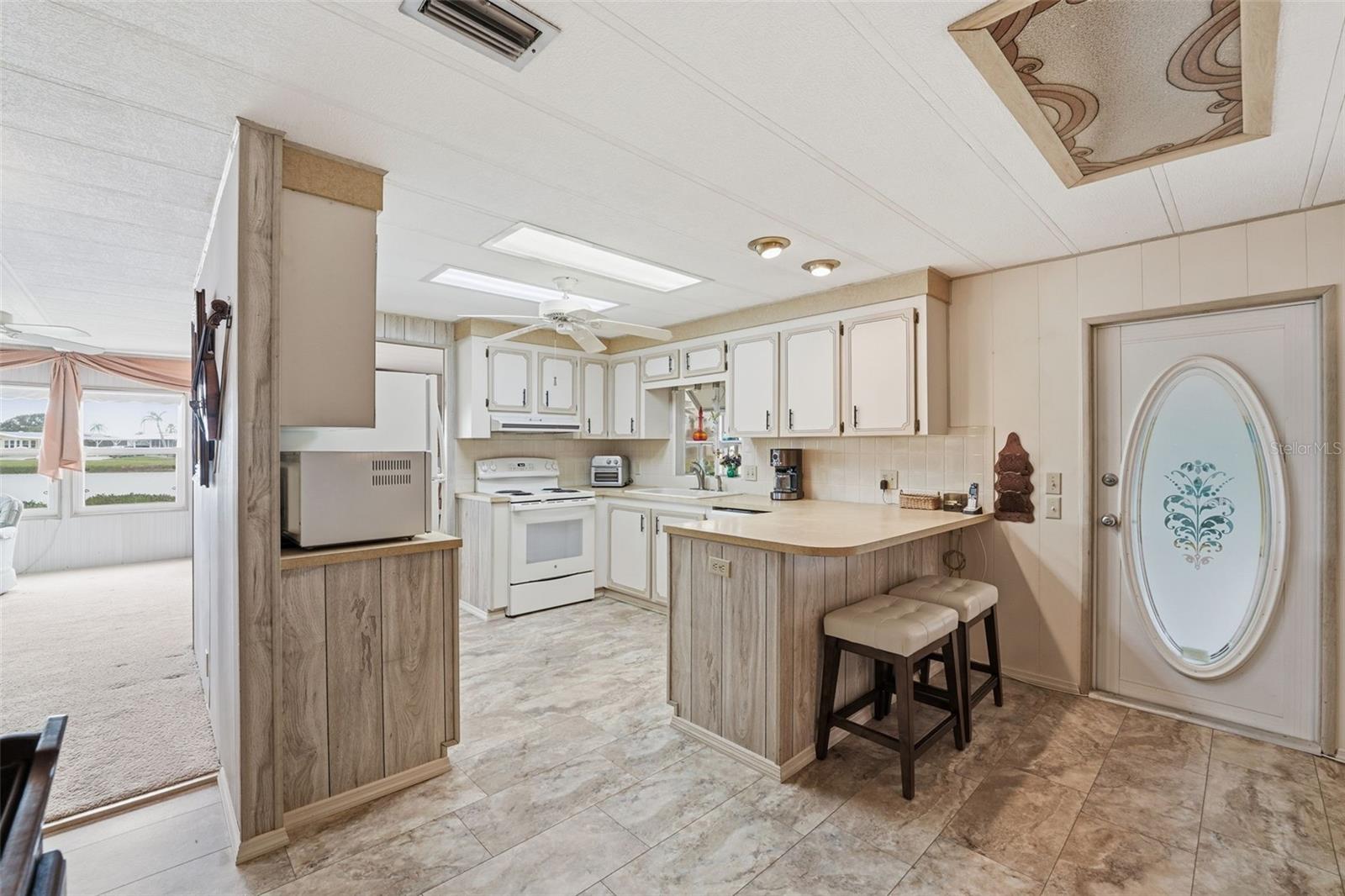 520 IMPERIAL DR — photo 7