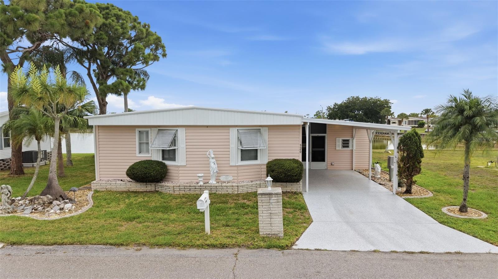 520 IMPERIAL DR — photo 31