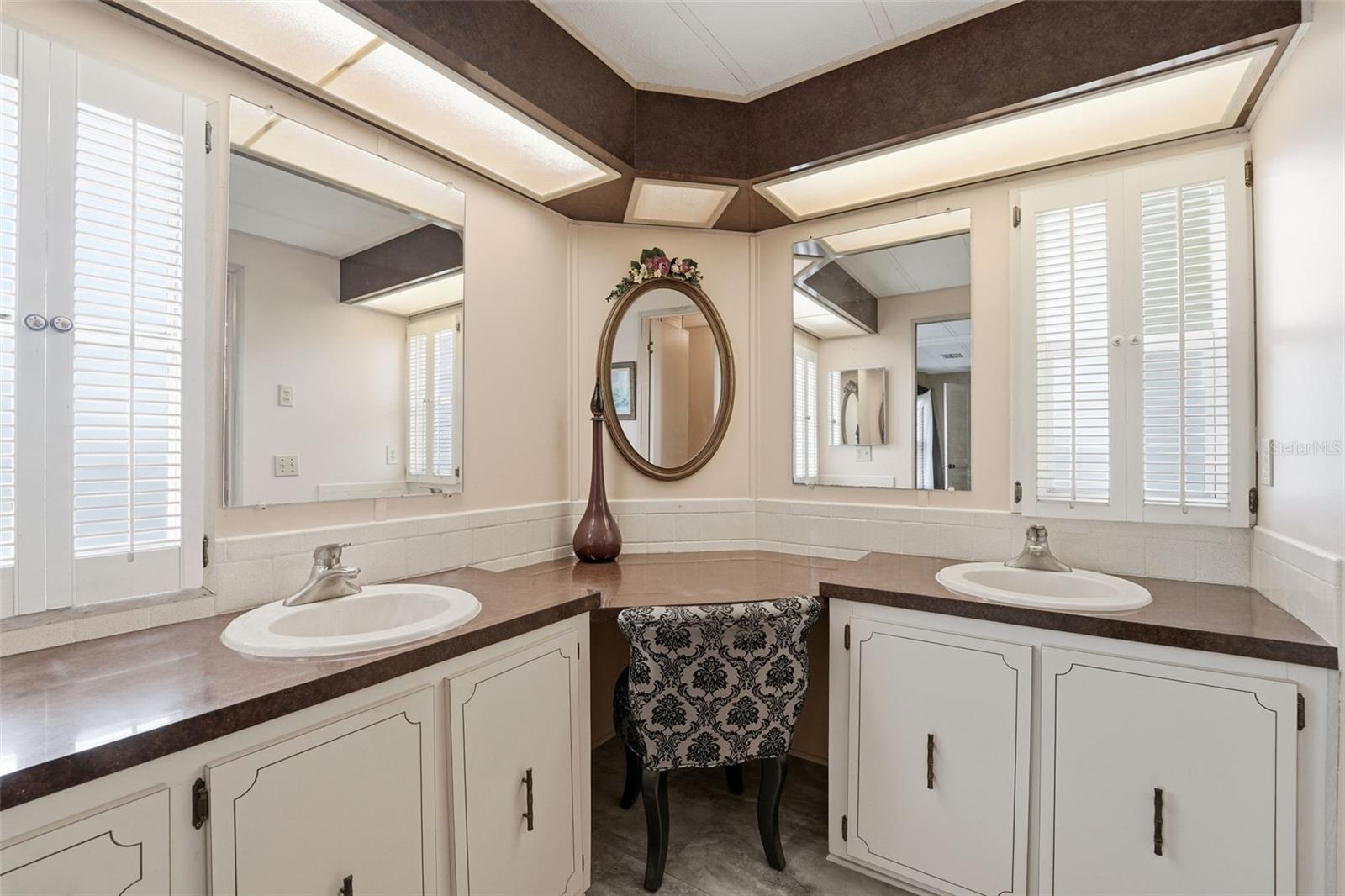520 IMPERIAL DR — photo 21