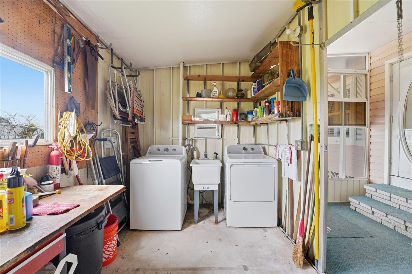 520 IMPERIAL DR — photo 29