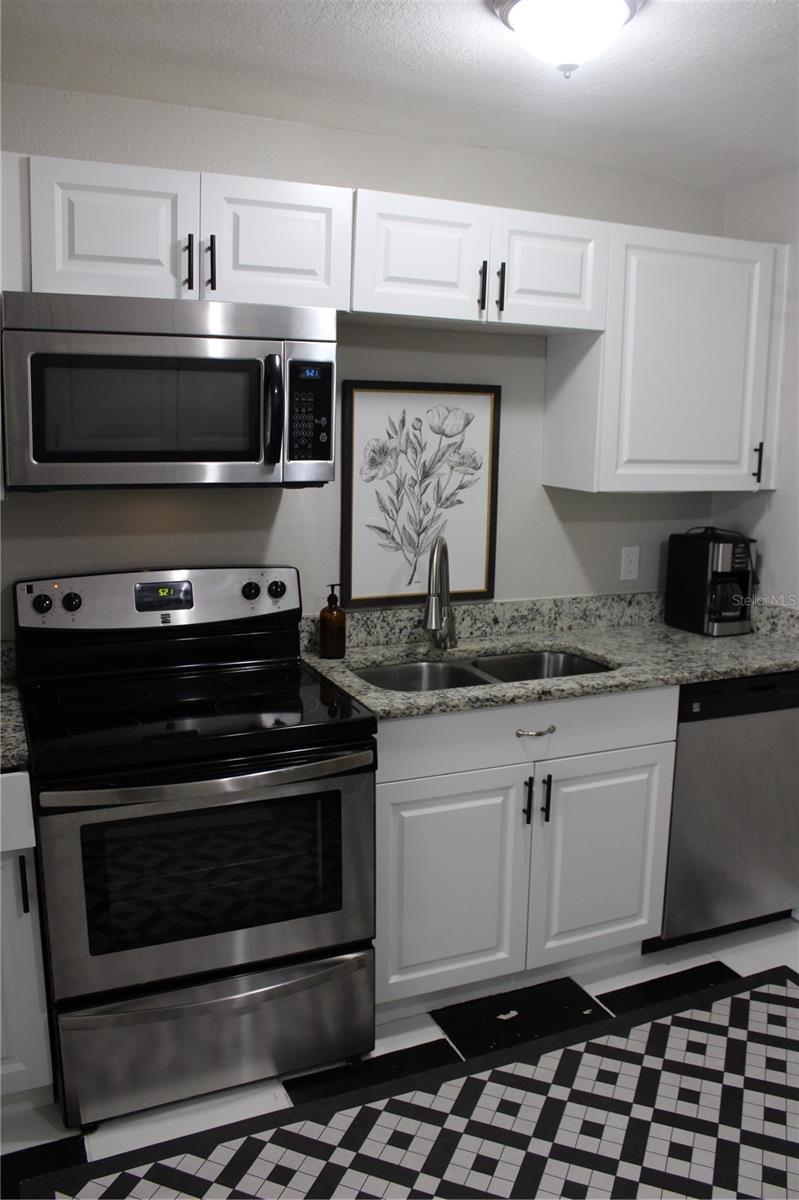 6014 CEDAR ST NE — photo 18