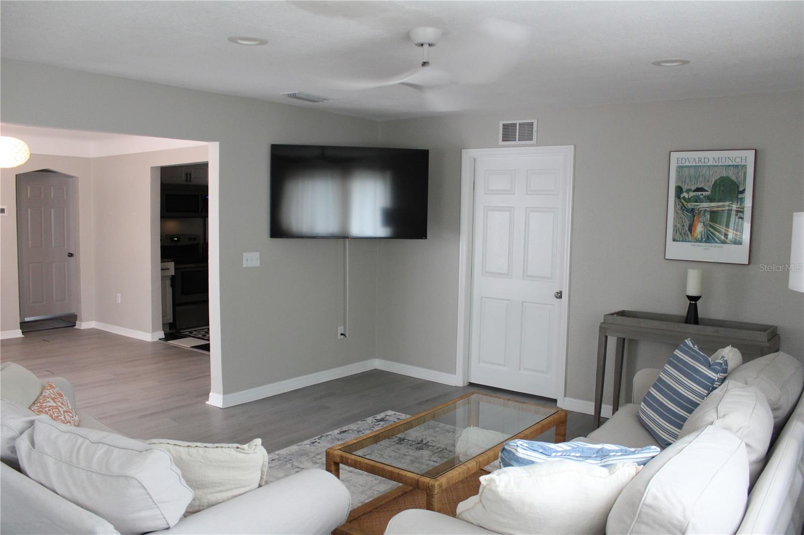 6014 CEDAR ST NE — photo 10