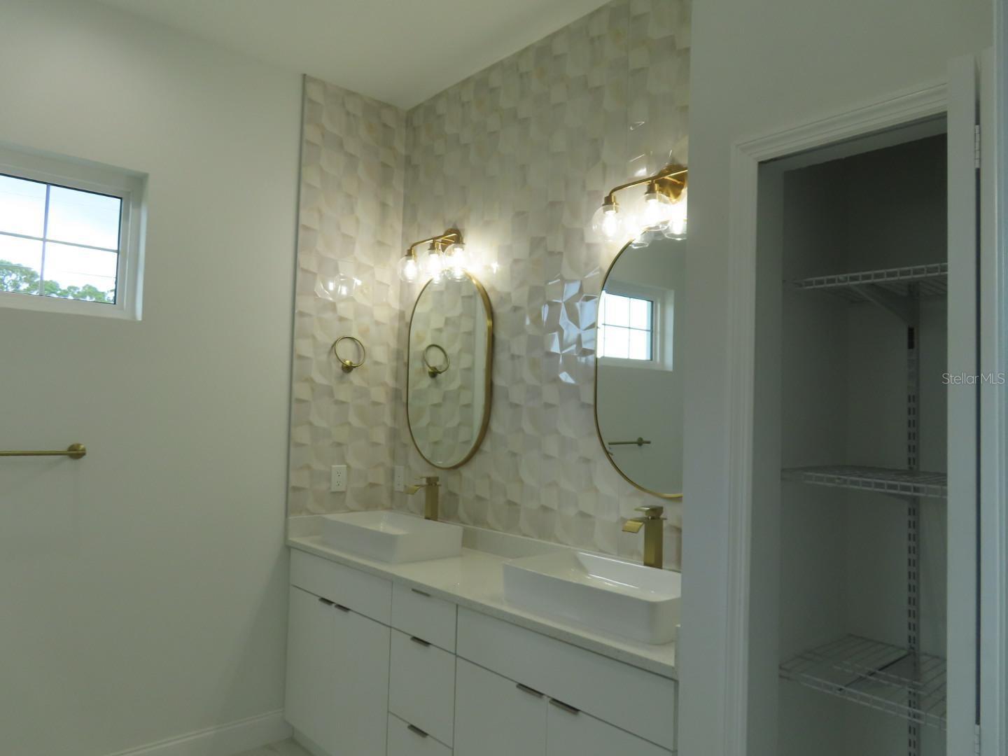 2551 ALHAVEN TER — photo 29