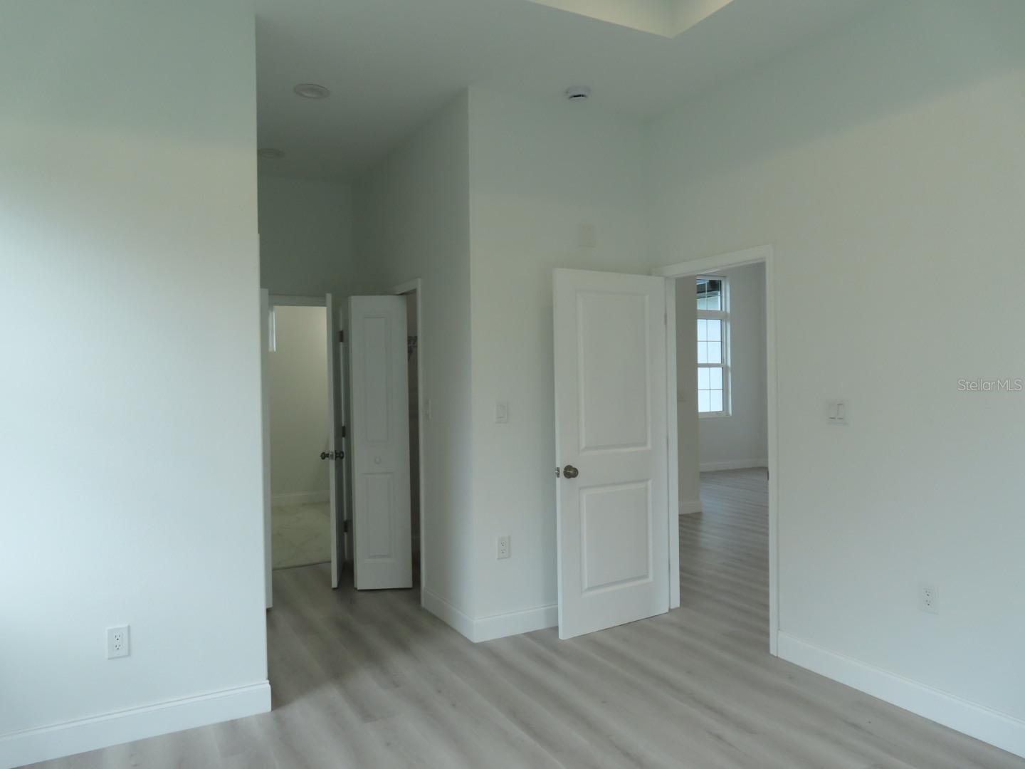 2551 ALHAVEN TER — photo 31