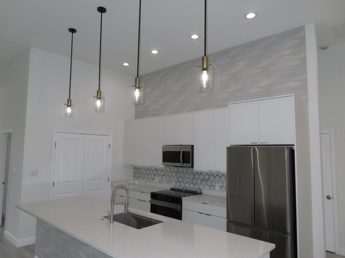 2551 ALHAVEN TER — photo 8