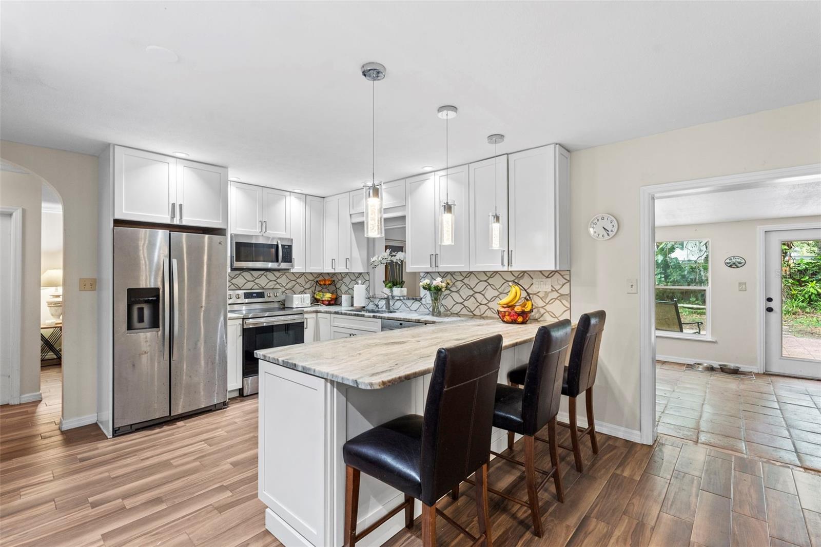 4405 W MELROSE AVE — photo 15