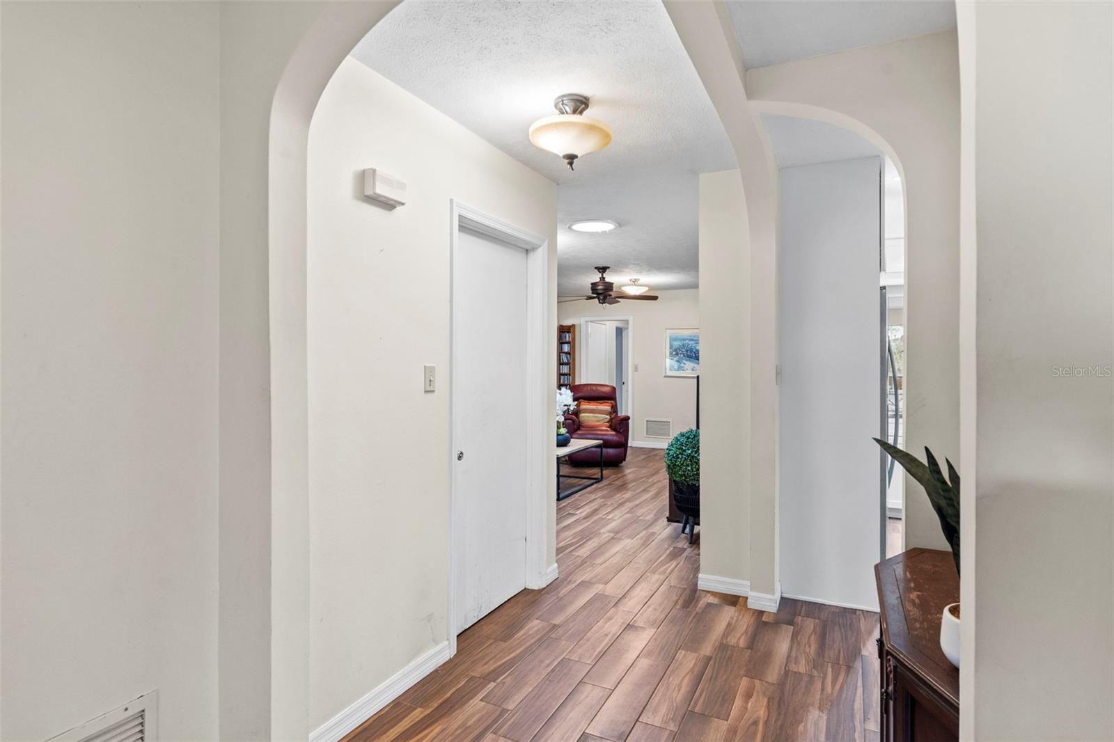 4405 W MELROSE AVE — photo 27