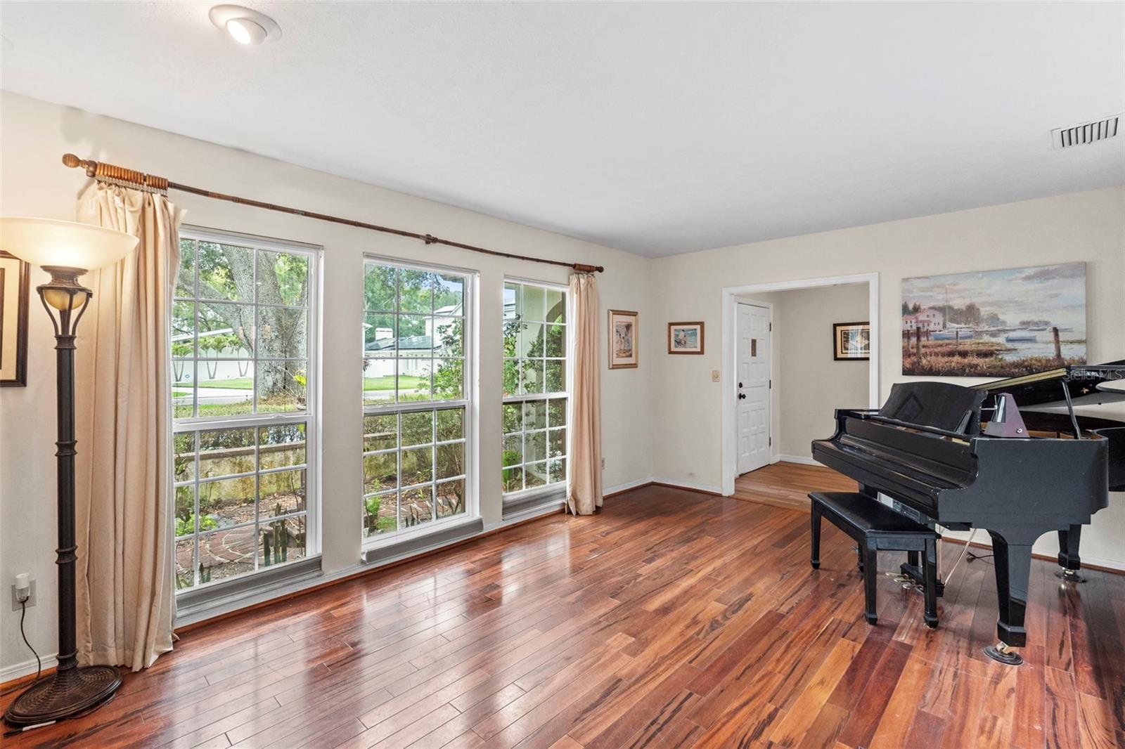 4405 W MELROSE AVE — photo 19