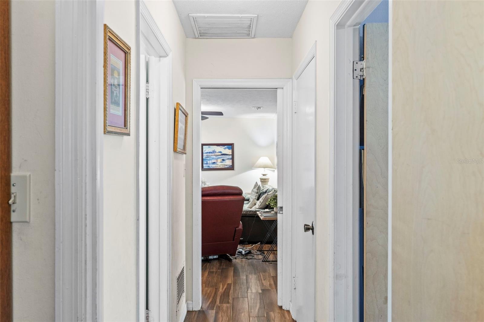 4405 W MELROSE AVE — photo 28