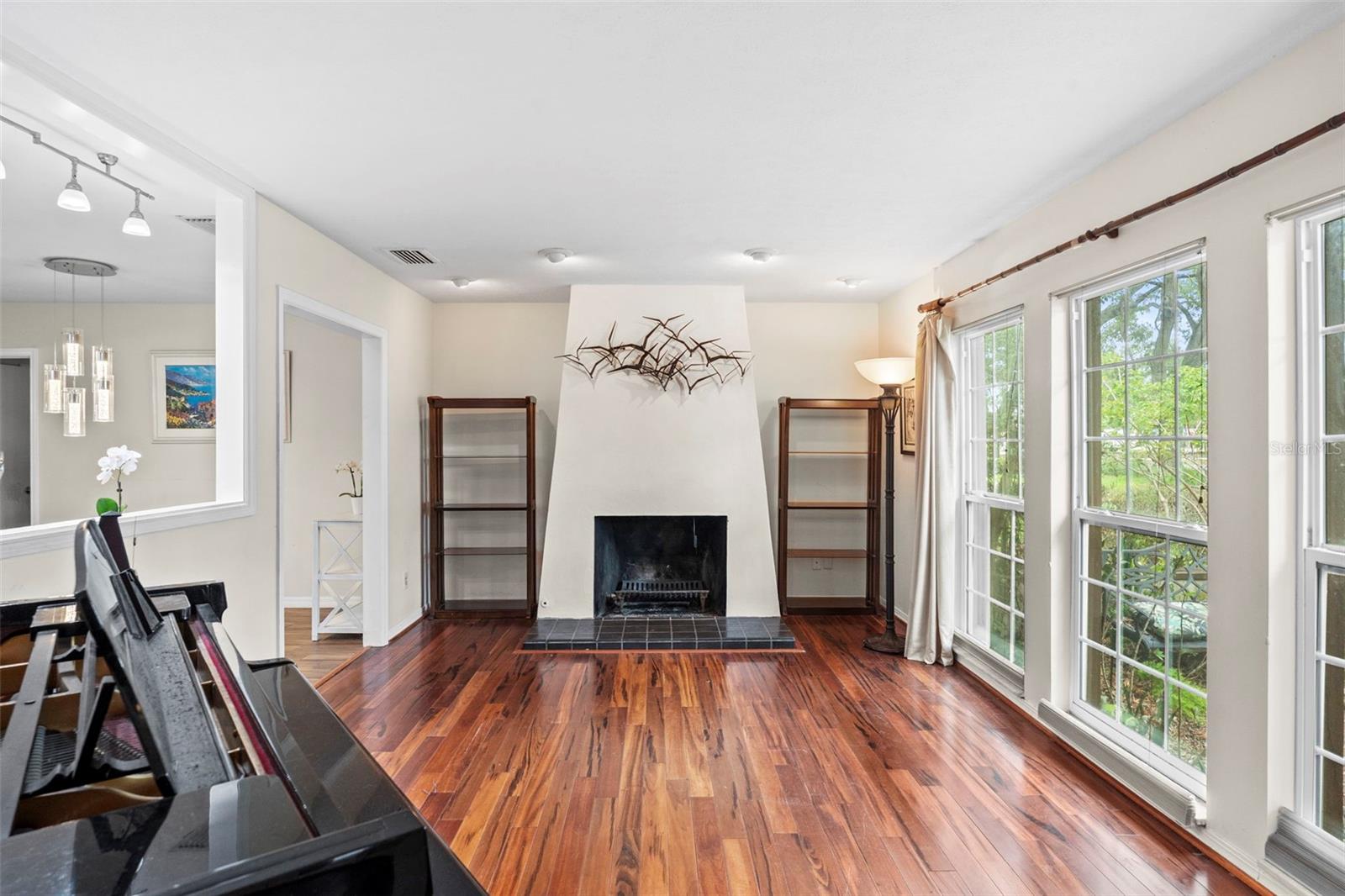 4405 W MELROSE AVE — photo 21