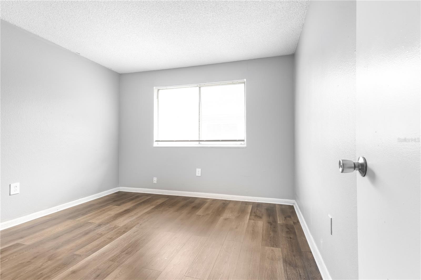 1829 BOUGH AVE #3 — photo 12