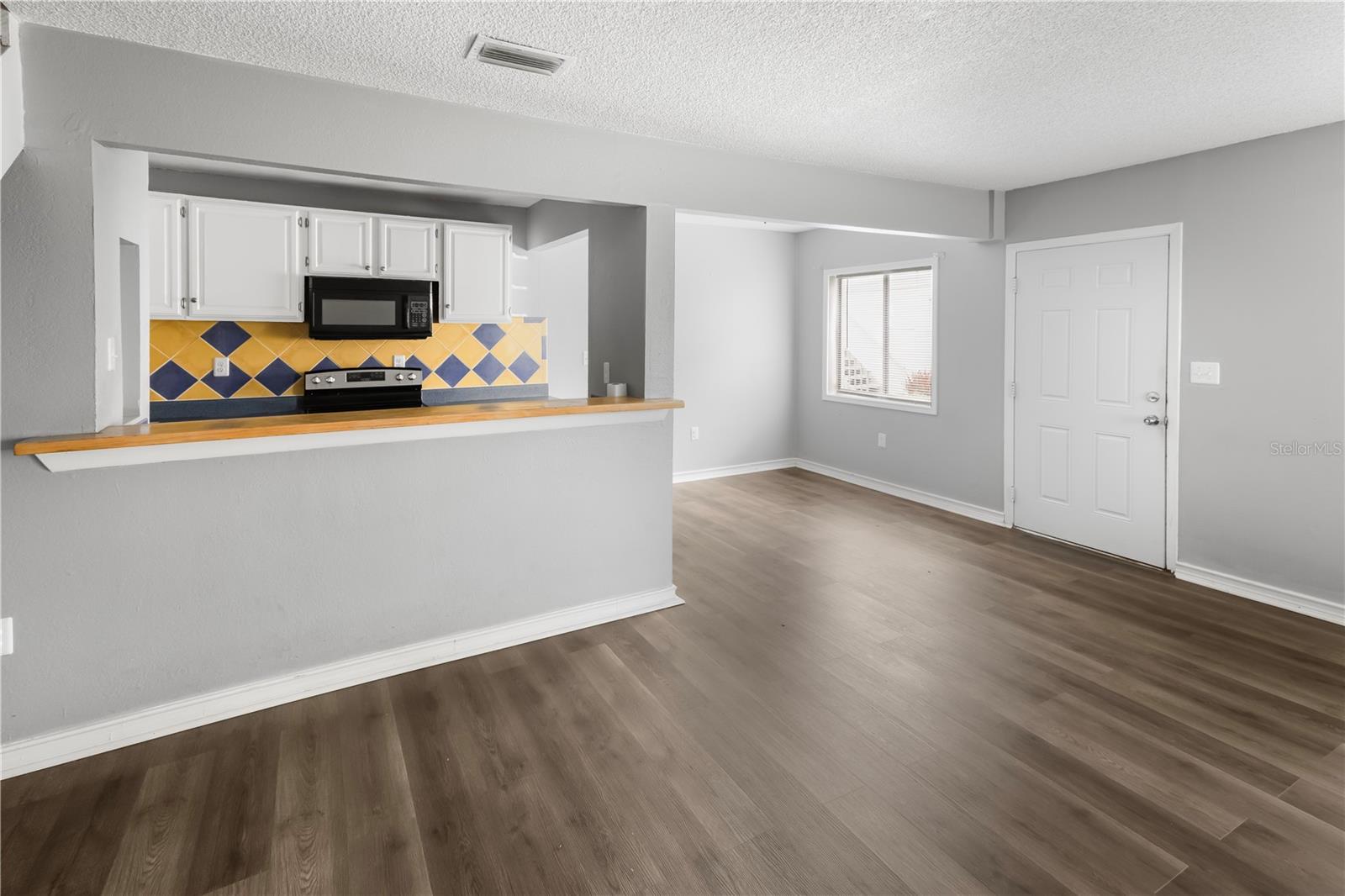 1829 BOUGH AVE #3 — photo 3