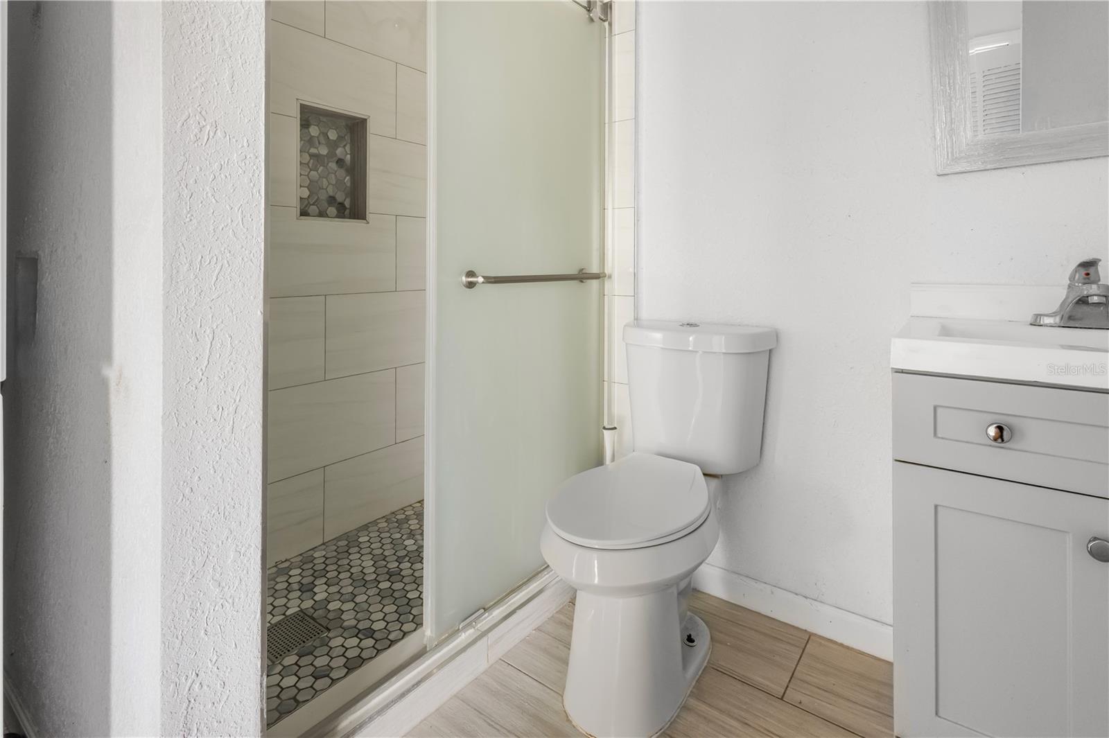 1829 BOUGH AVE #3 — photo 10