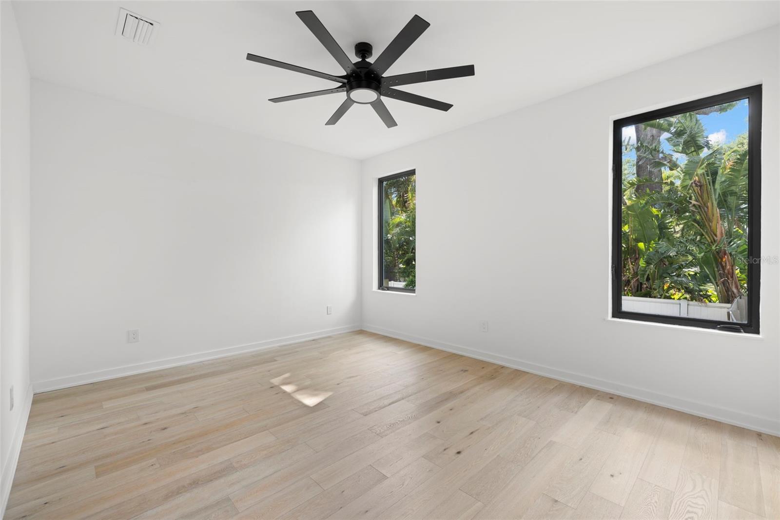 98 W DAVIS BLVD — photo 25