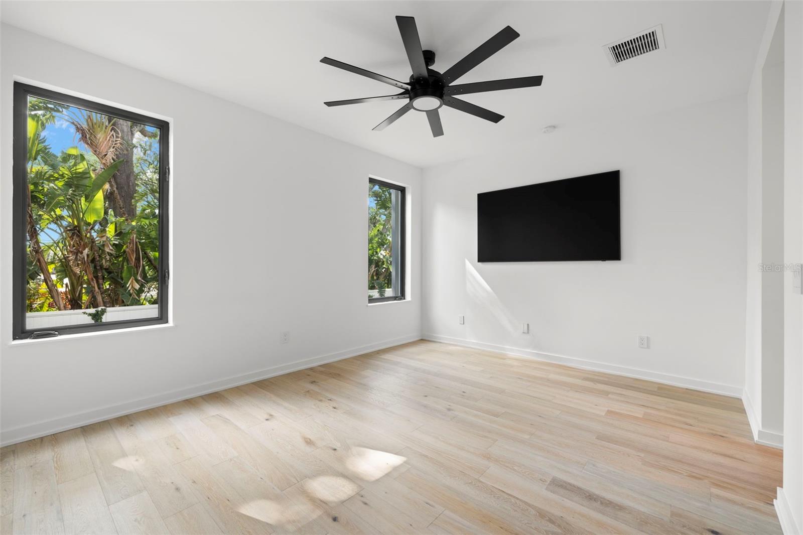 98 W DAVIS BLVD — photo 24