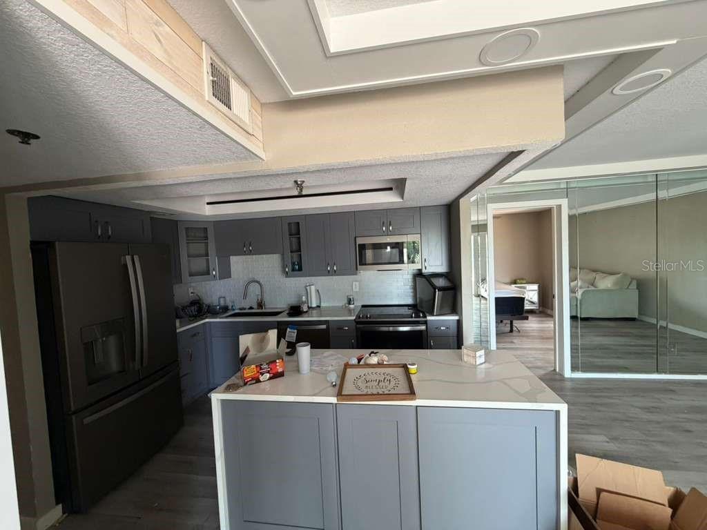 7432 SUNSHINE SKYWAY LN S #206 — photo 4