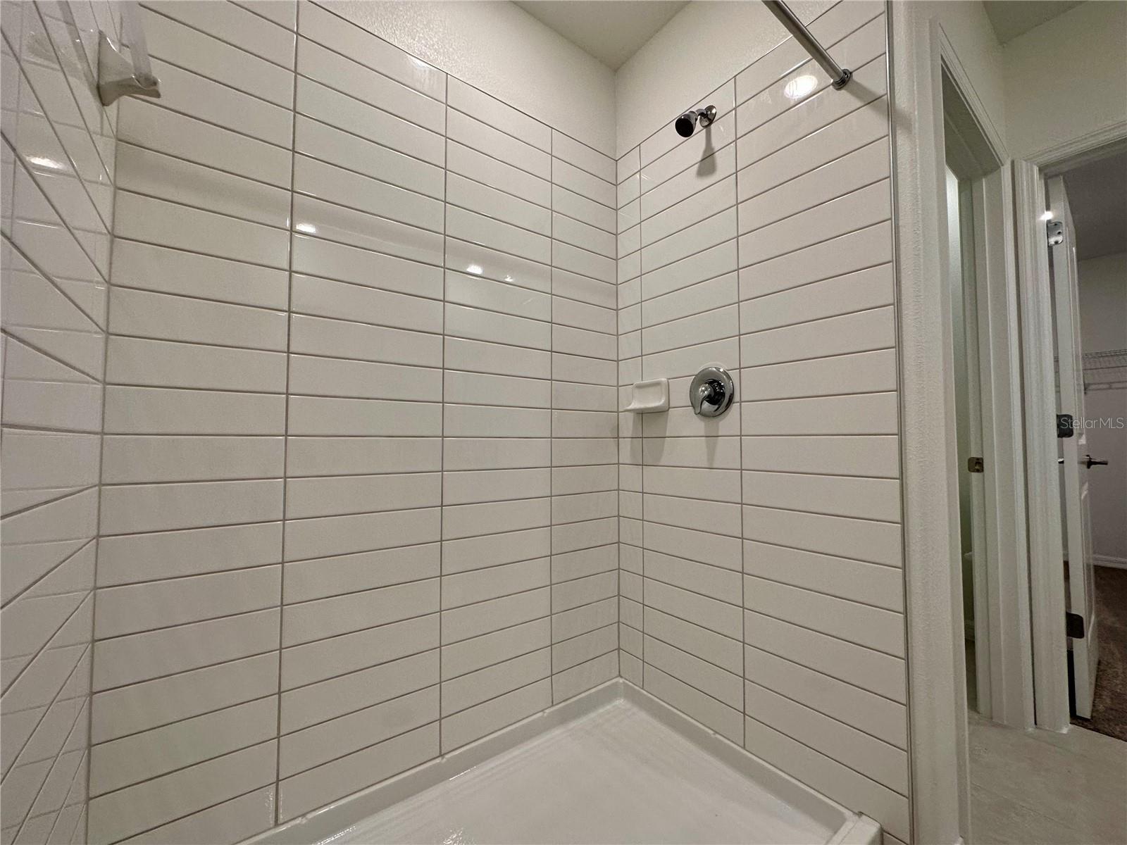 11131 RADIANT SHORE LOOP — photo 35