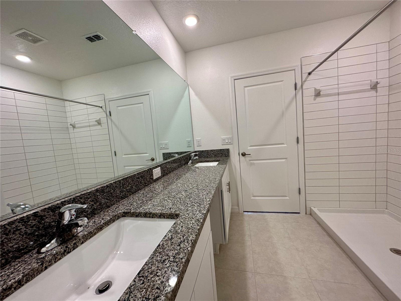 11131 RADIANT SHORE LOOP — photo 30