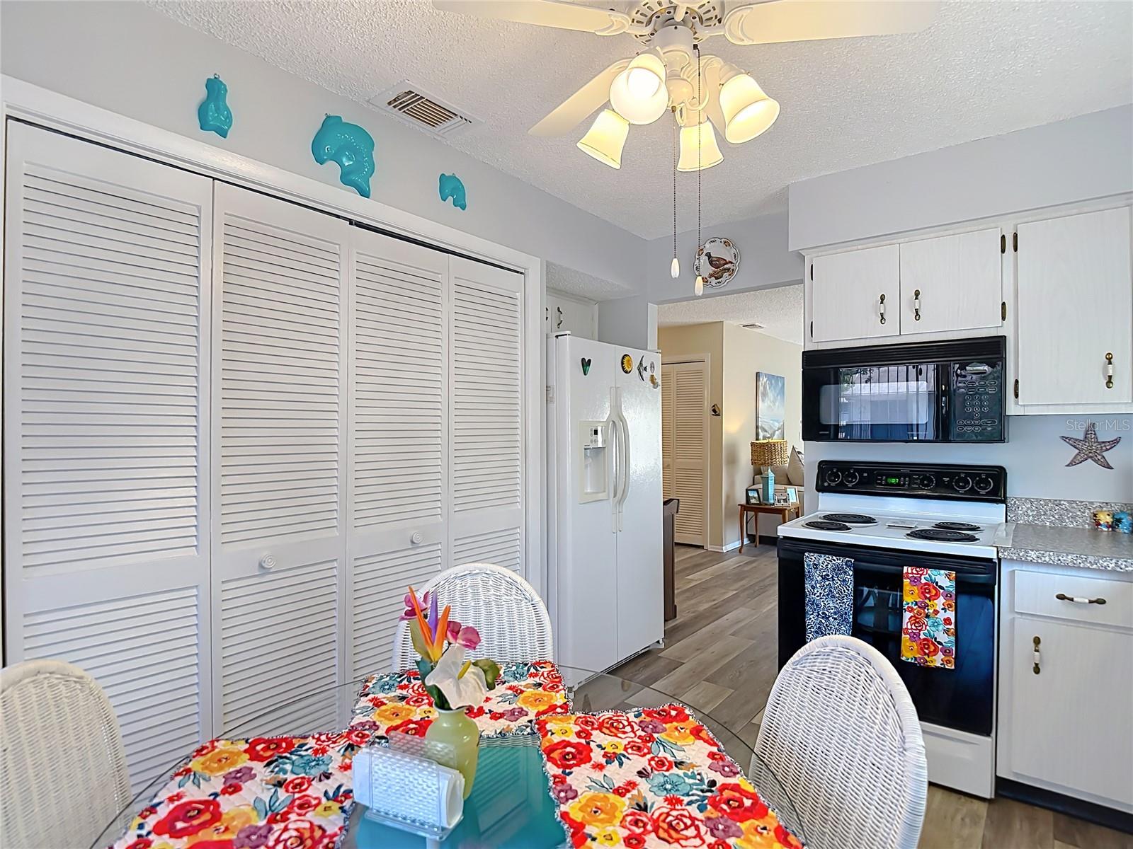 12913 FAIRWAY DR #D — photo 12
