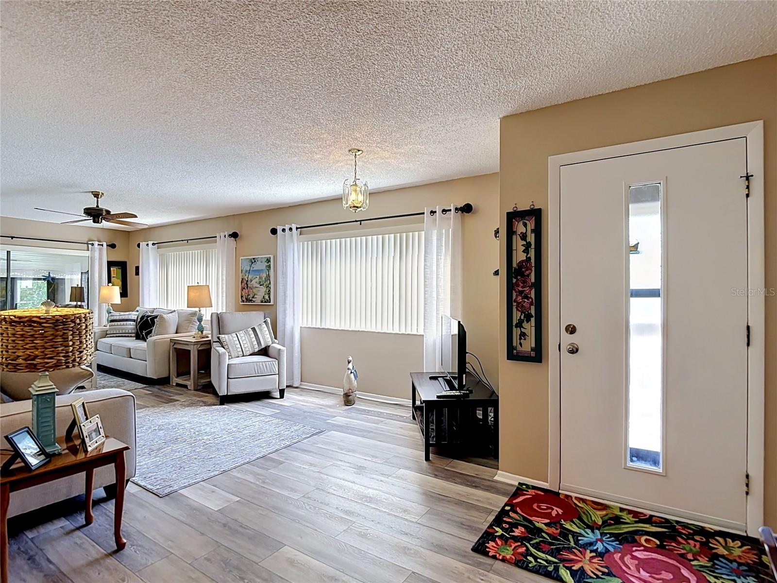 12913 FAIRWAY DR #D — photo 17