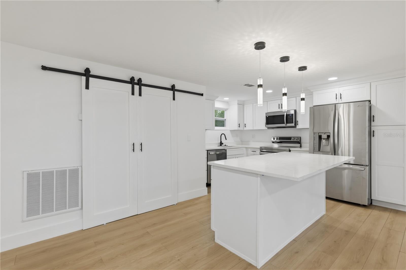 45 EUCLID AVE — photo 18