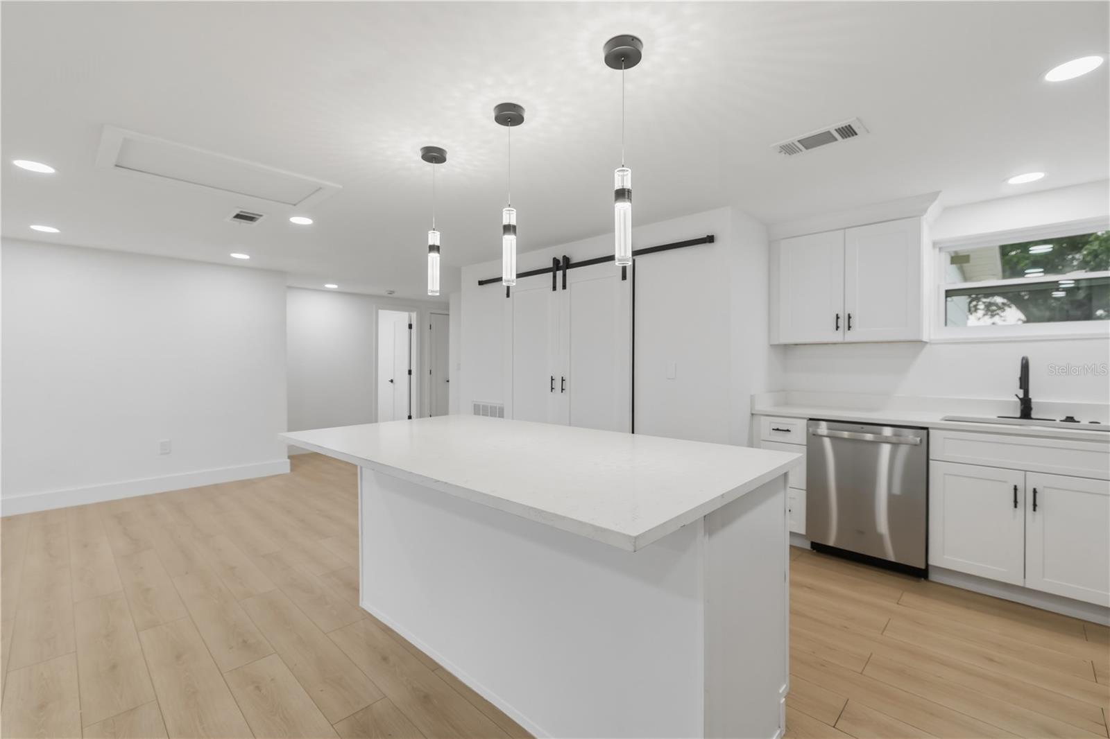 45 EUCLID AVE — photo 13
