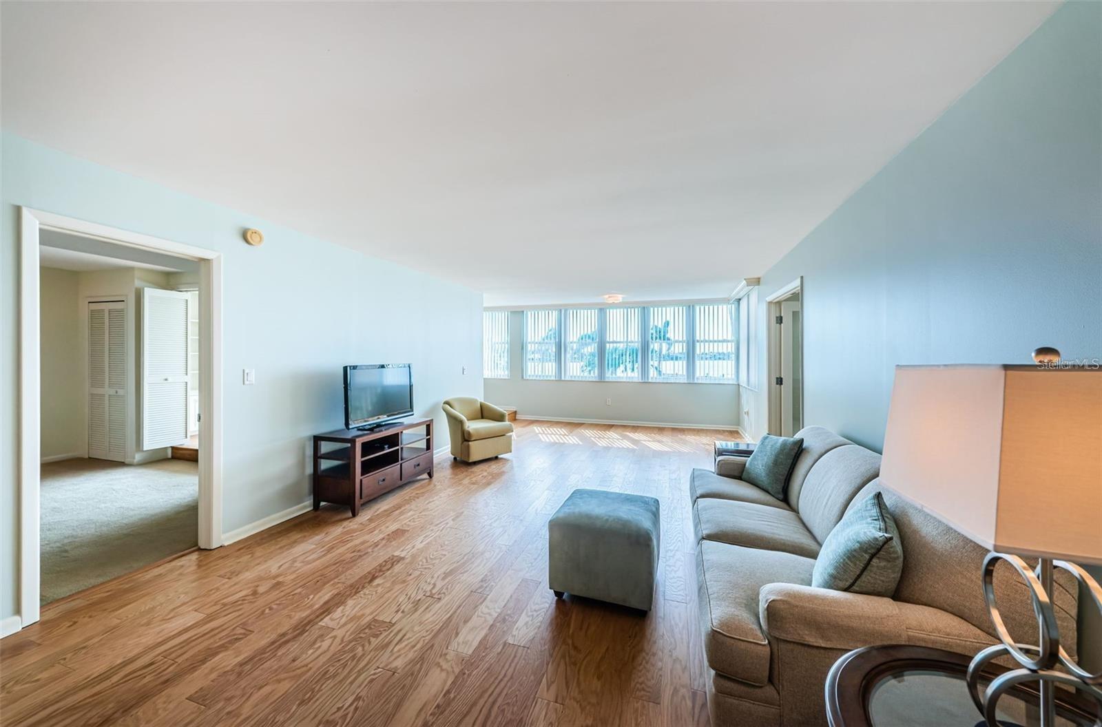 5130 BRITTANY DR S #202 — photo 4