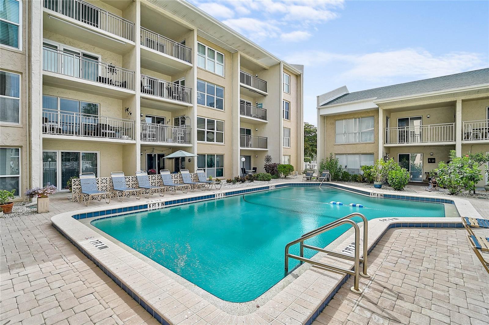 845 BENJAMIN FRANKLIN DR #402 — photo 33