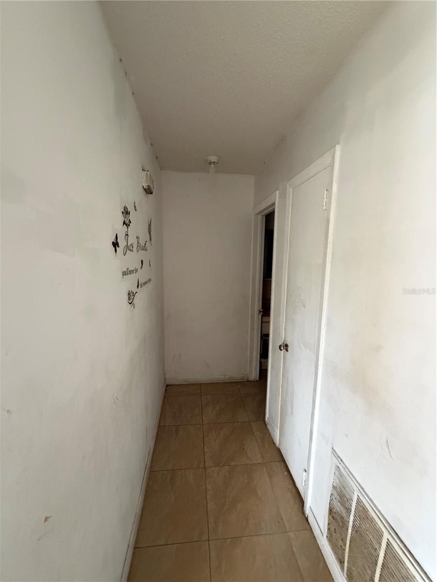 1330 EMILY CT — photo 11