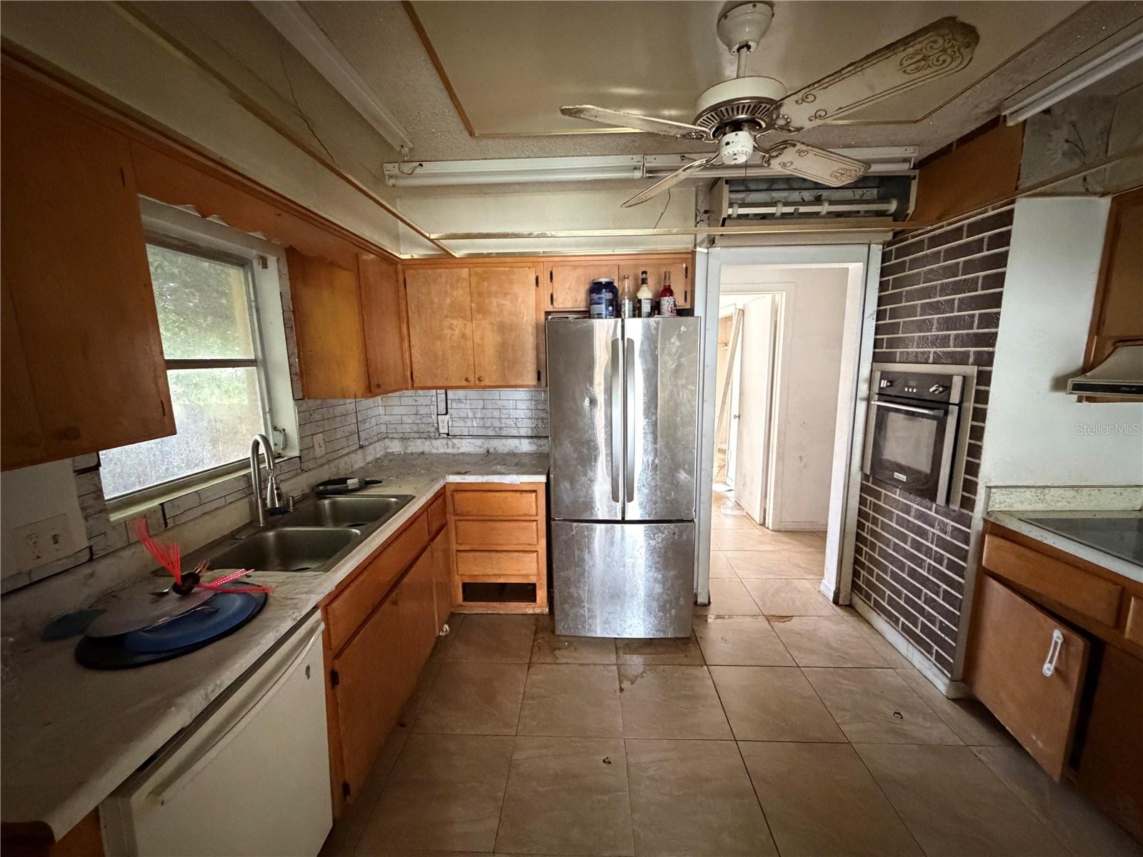 1330 EMILY CT — photo 8