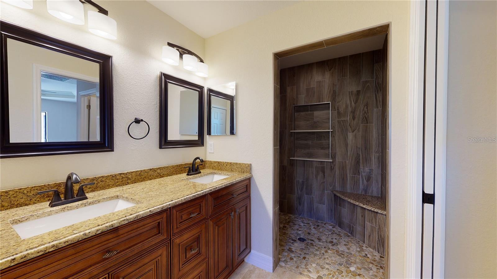 2337 SIMONTON AVE — photo 43