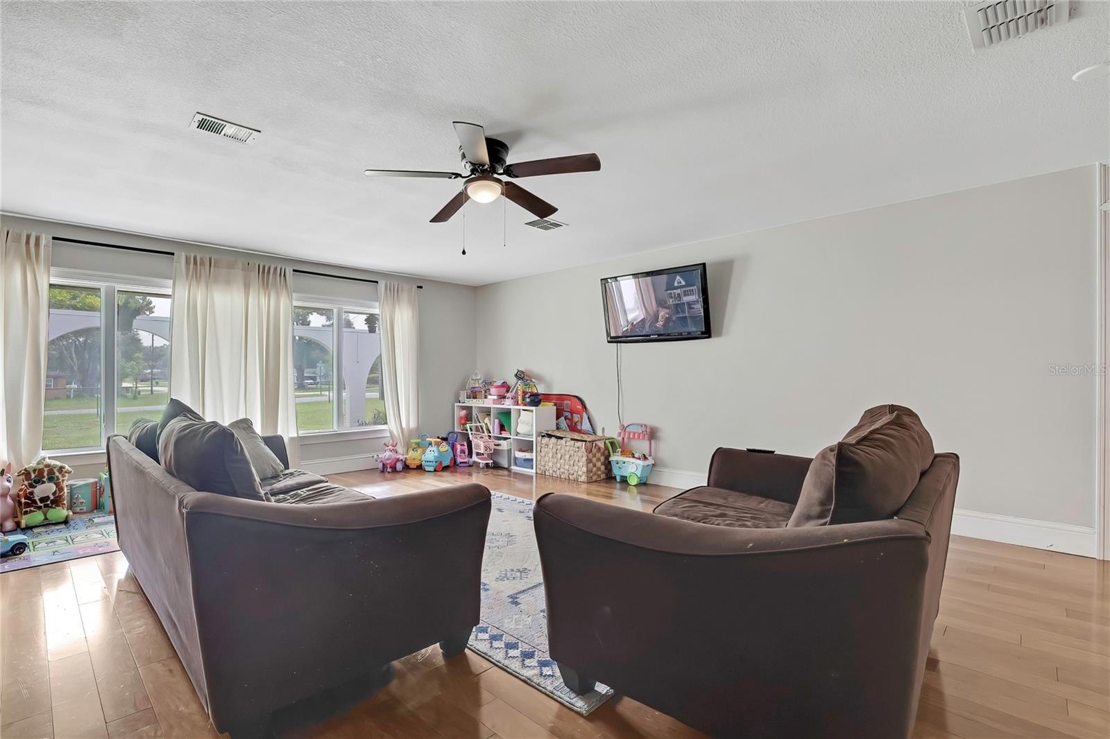 12305 LEANNE DR — photo 11