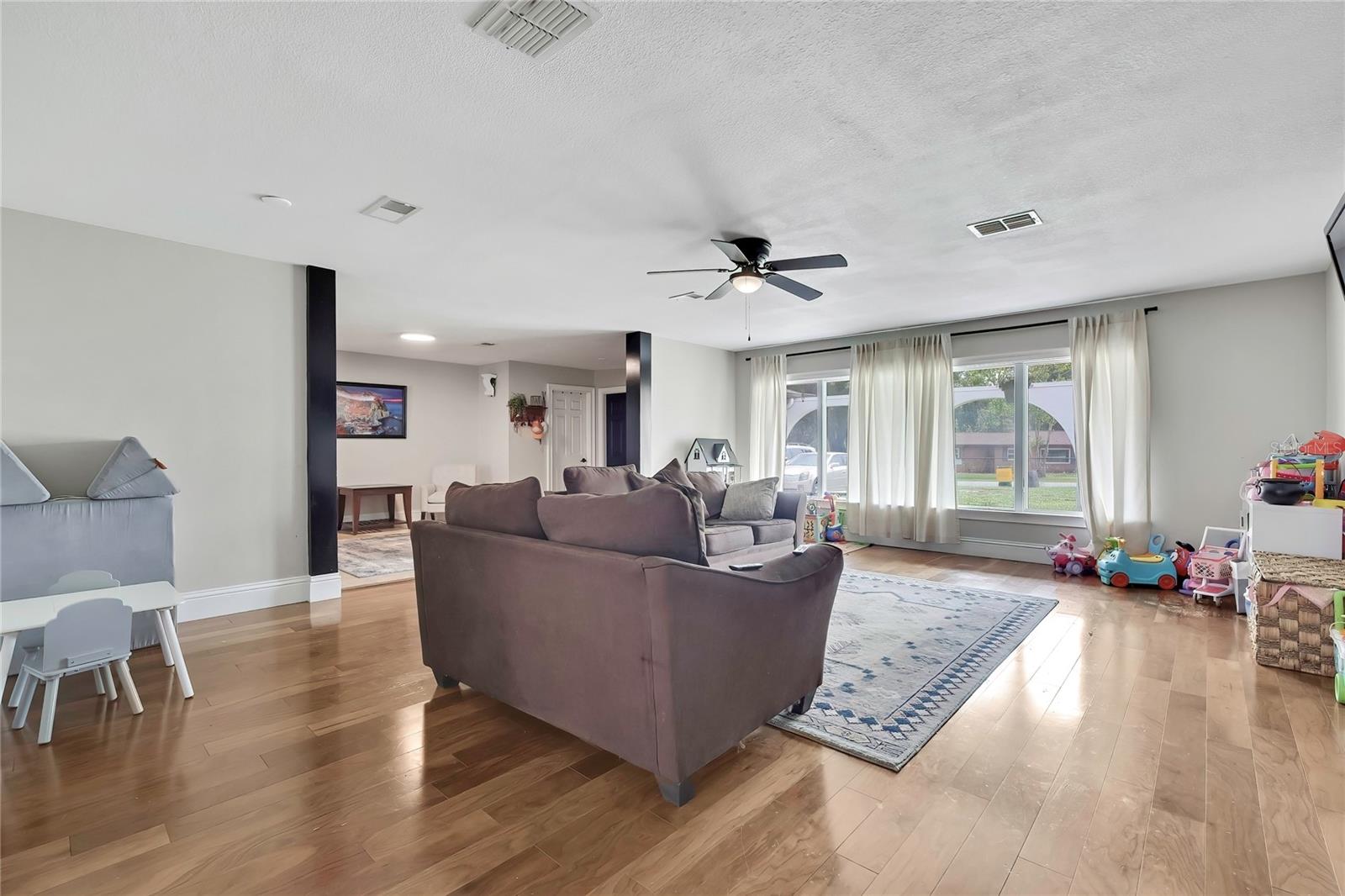 12305 LEANNE DR — photo 12