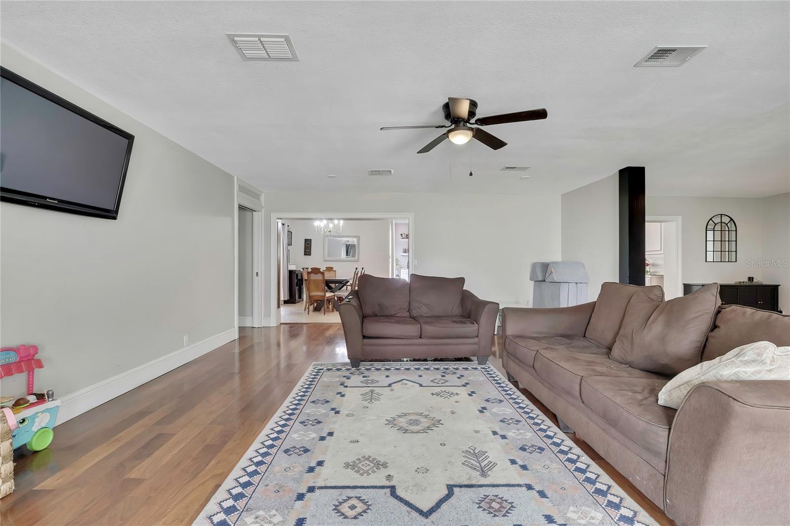 12305 LEANNE DR — photo 13