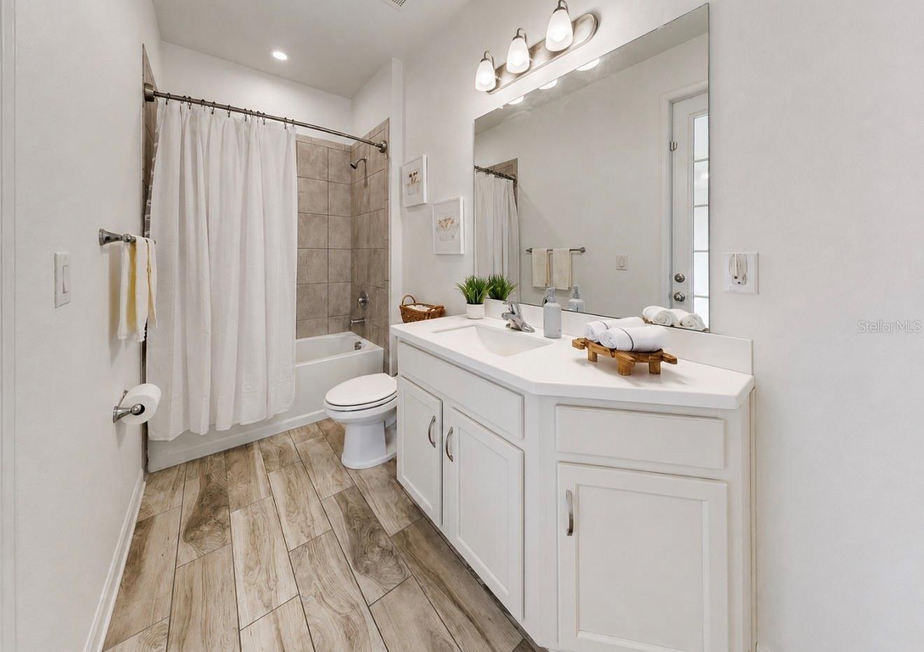 5206 GAVELLA CV — photo 38