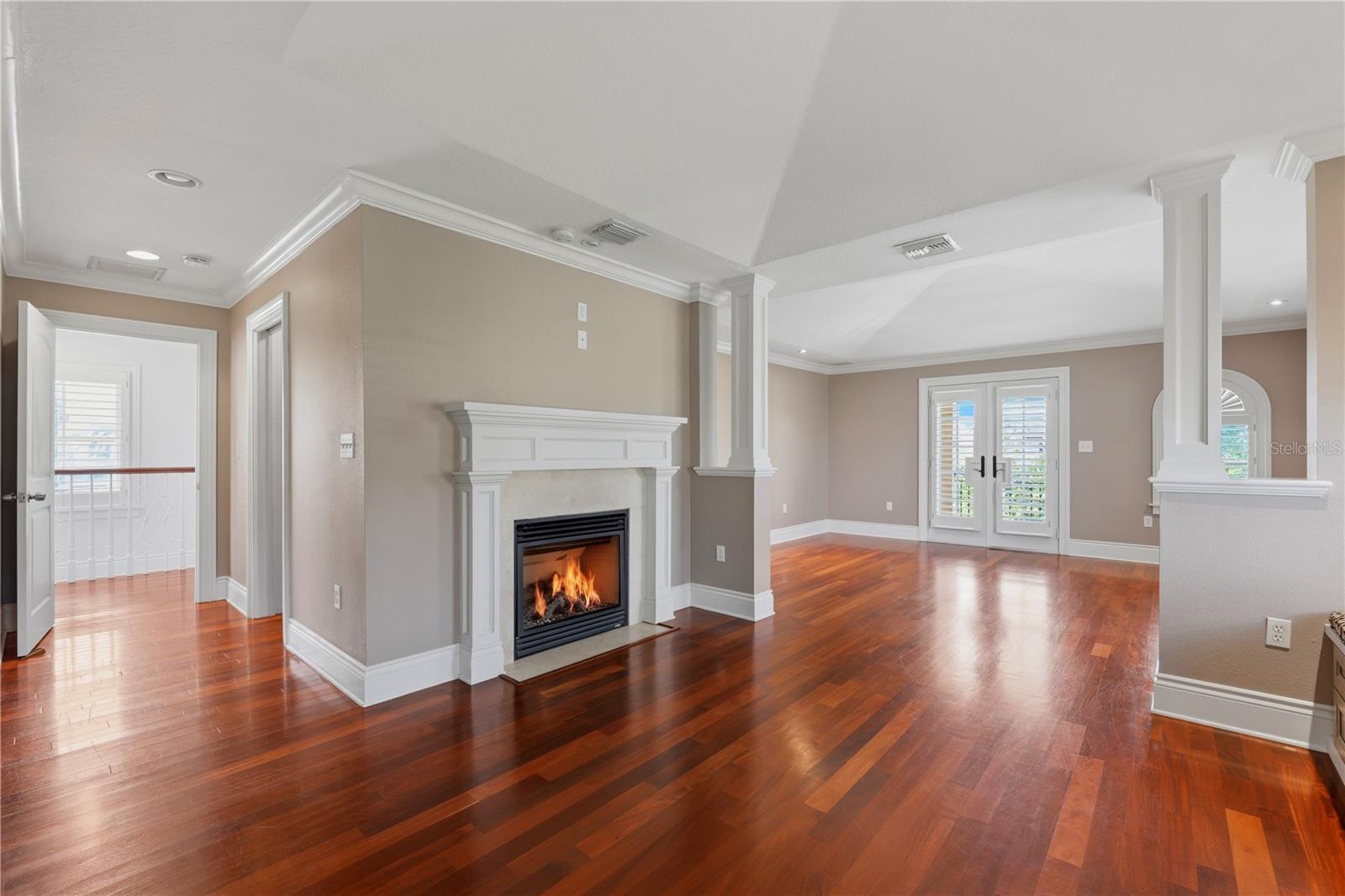 1124 SEVILLE LN NE — photo 32