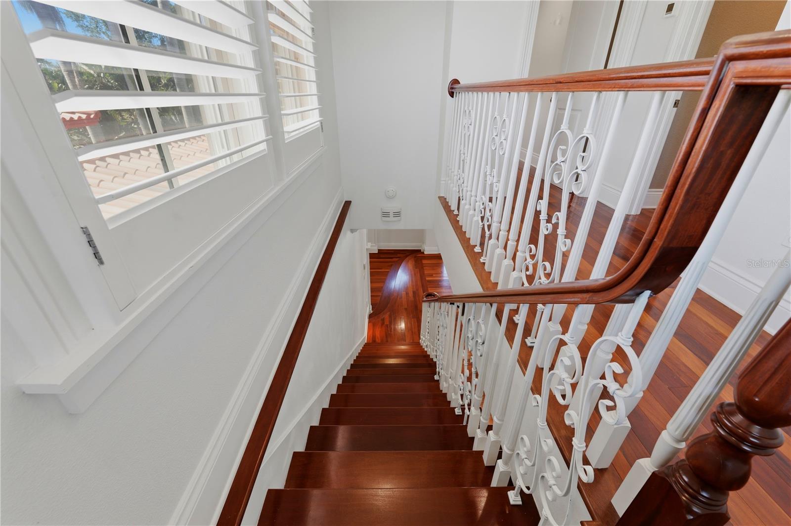 1124 SEVILLE LN NE — photo 28