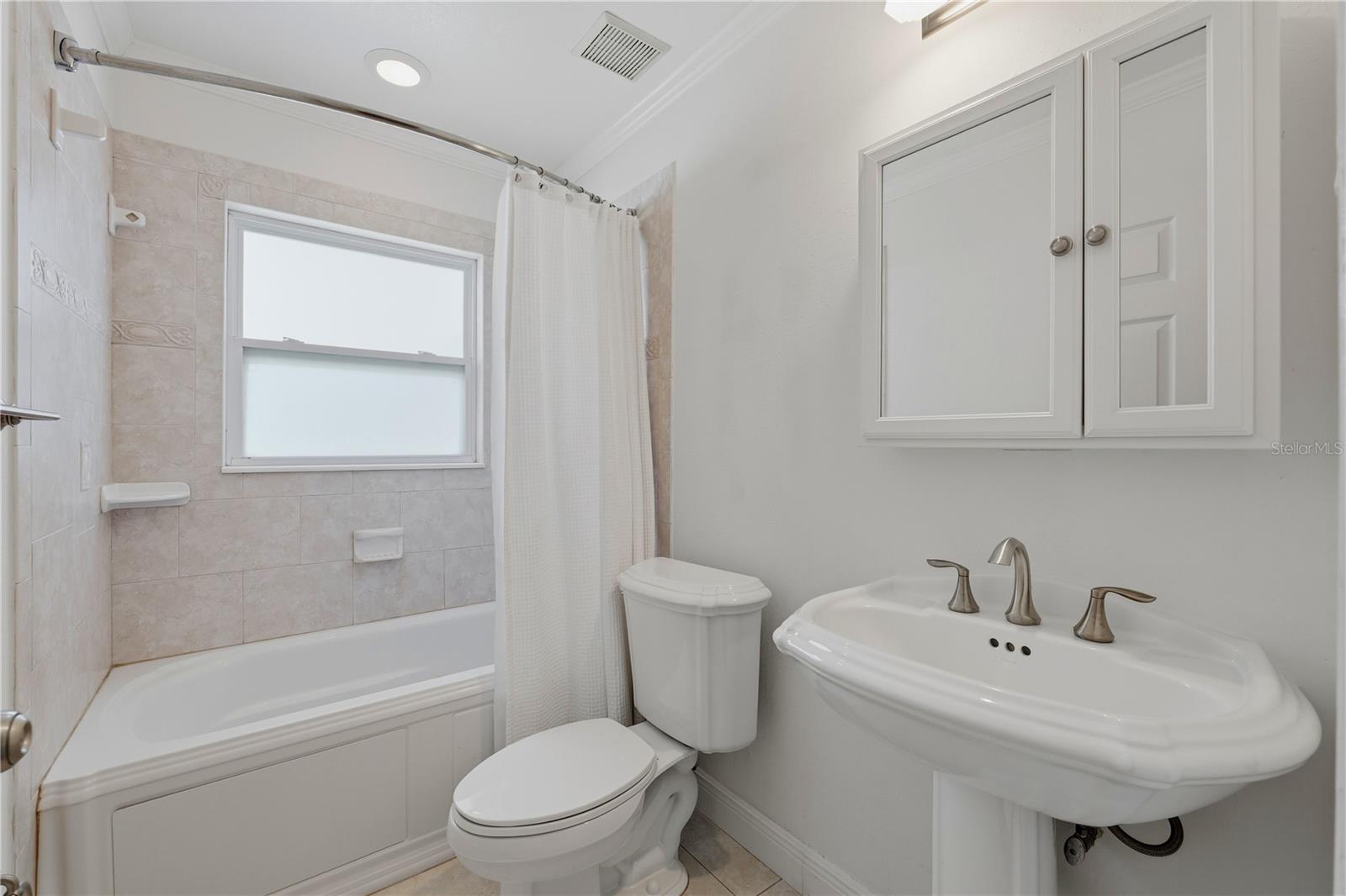 1124 SEVILLE LN NE — photo 43