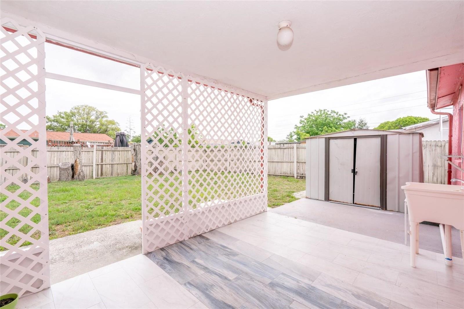 8033 MANVEL DR — photo 19